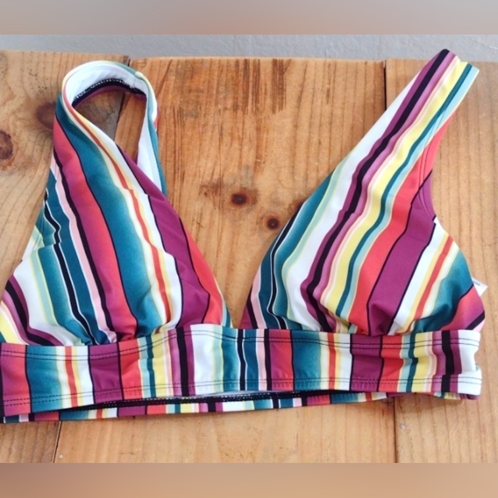 ASOS Large Striped Bikini Top • V-Neck, Padded • Swimwear - Picture 3 of 11